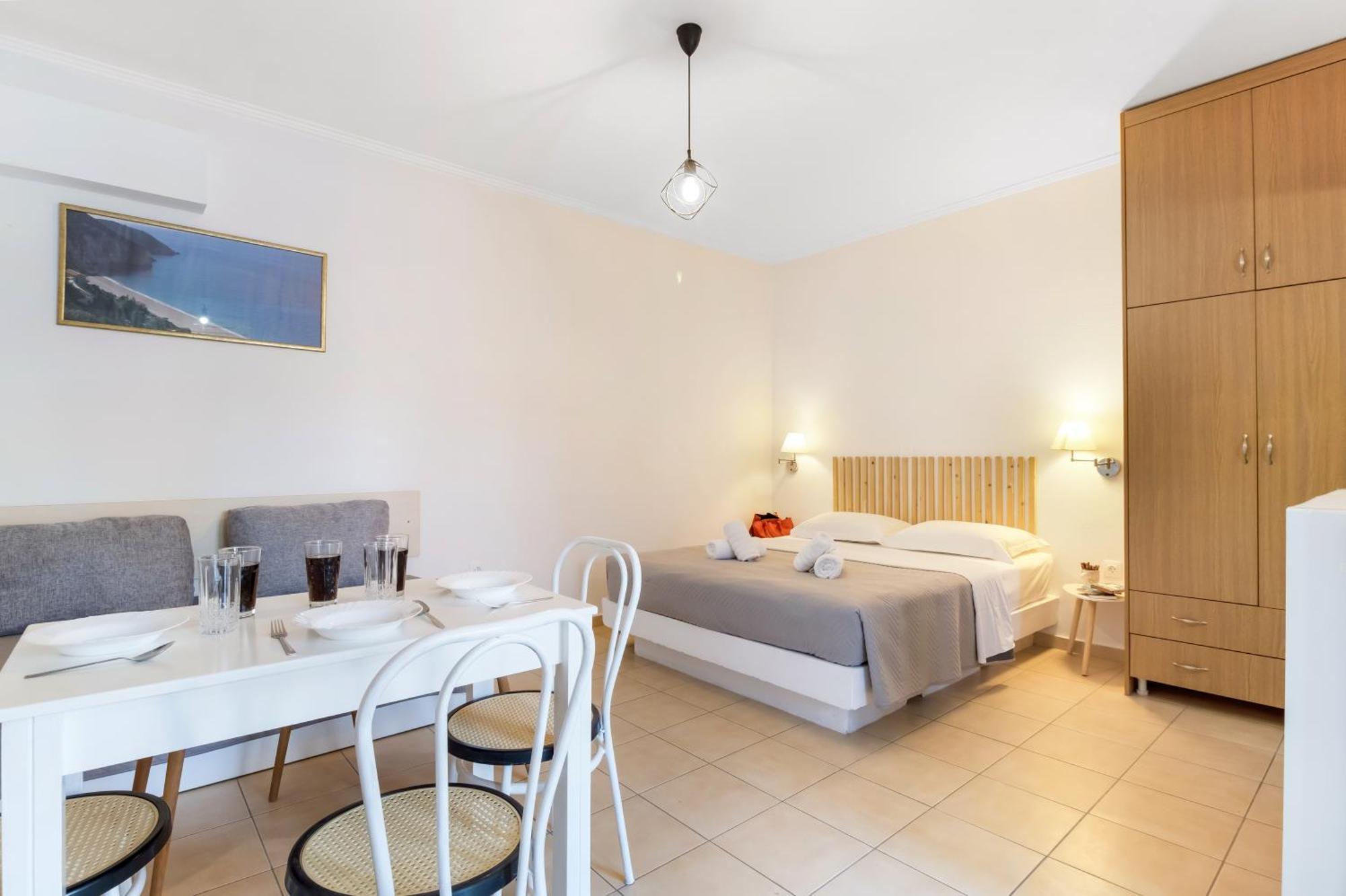 Dionysia Rooms Lefkada City Exterior foto